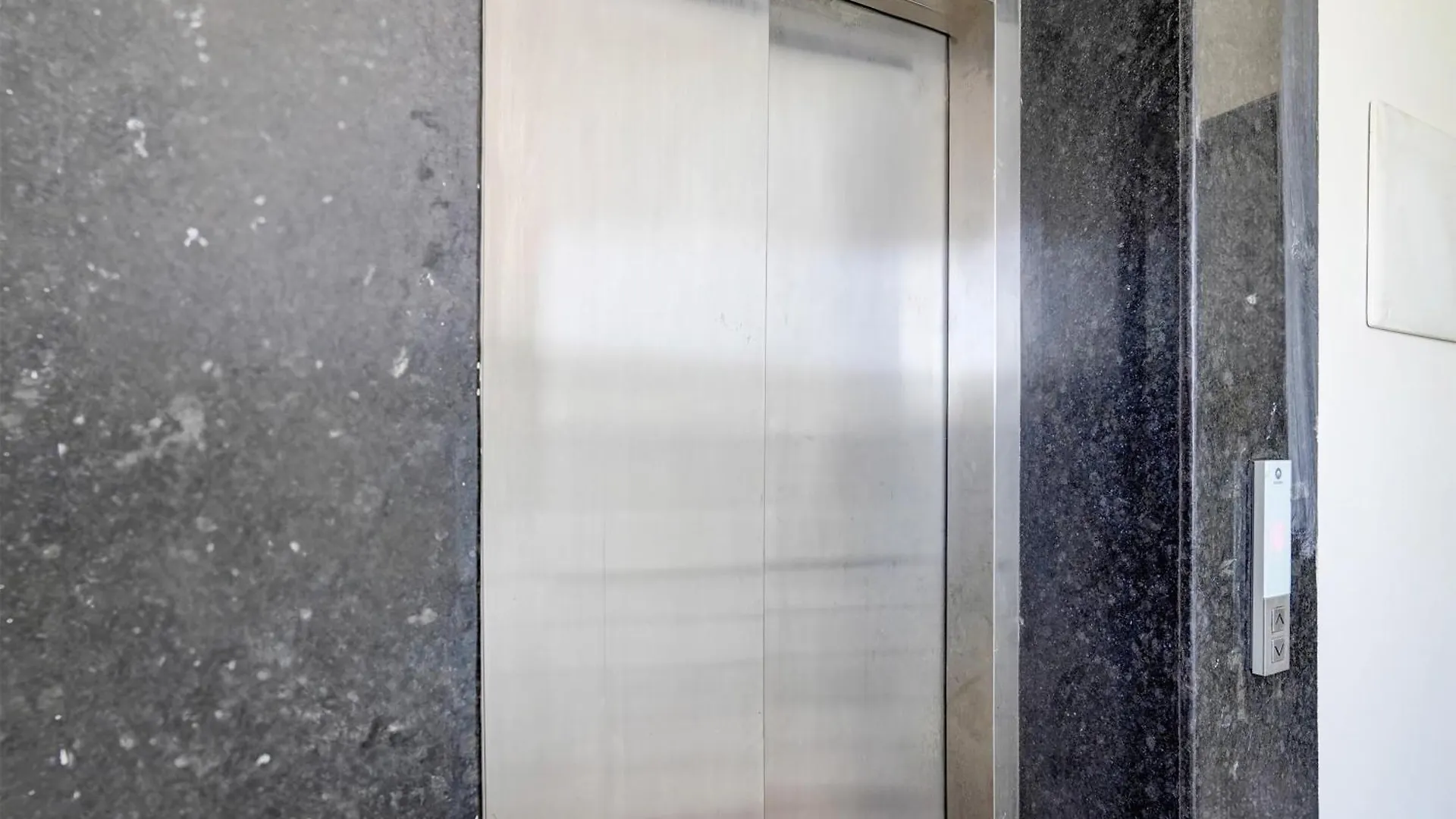 Collection O Sunshine Corporate Suite Gurgaon Hotel